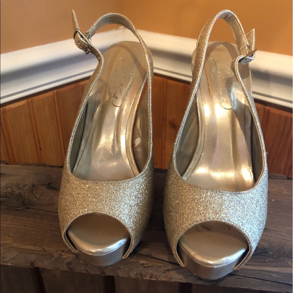 Michaelangelo nude/gold heels bridesmaids shoes